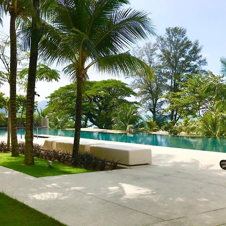 By The Beach - Luxury 2 Bedrooms Family Suite バツーフェリンギビーチ エクステリア 写真