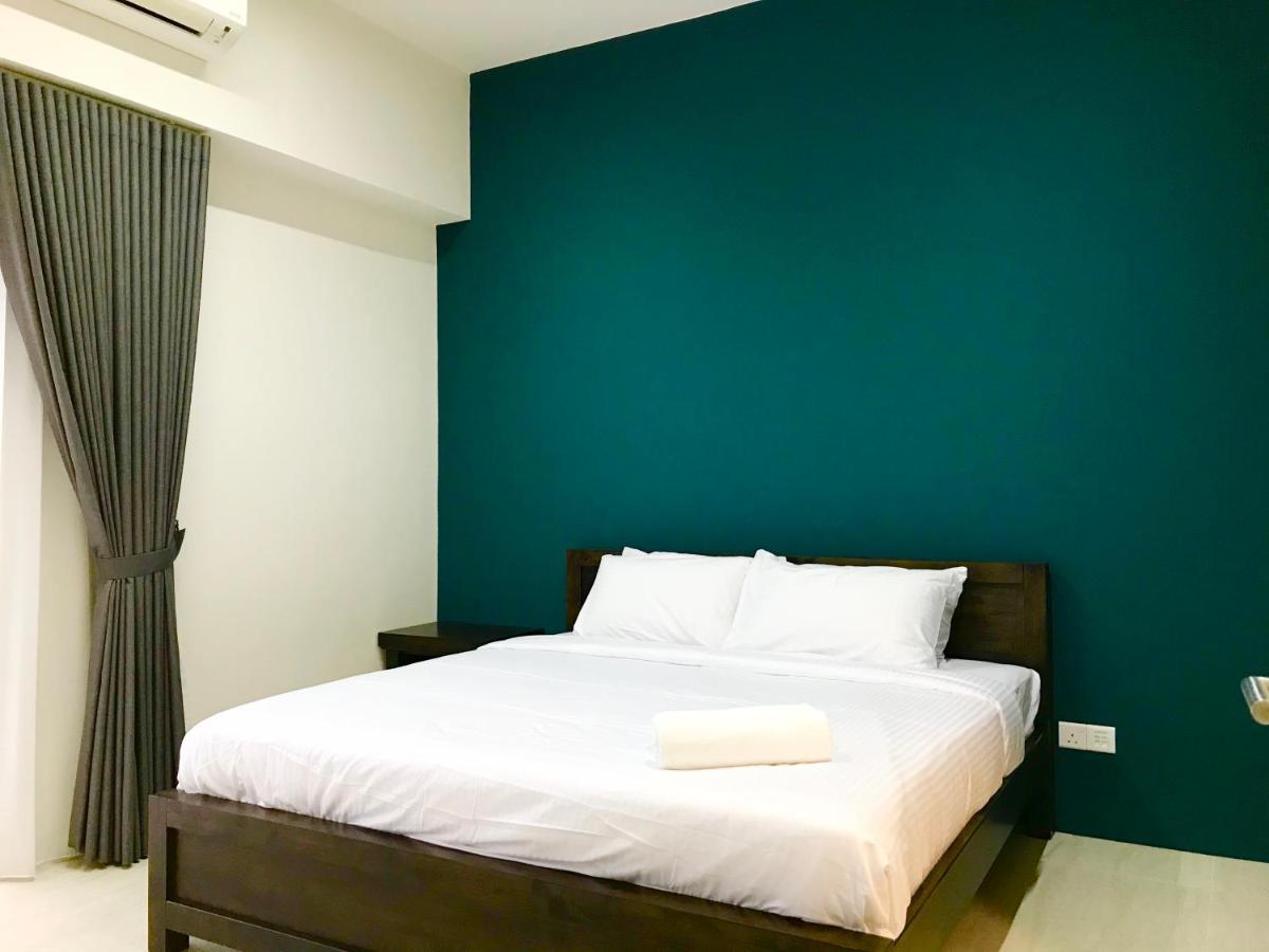 By The Beach - Luxury 2 Bedrooms Family Suite バツーフェリンギビーチ エクステリア 写真