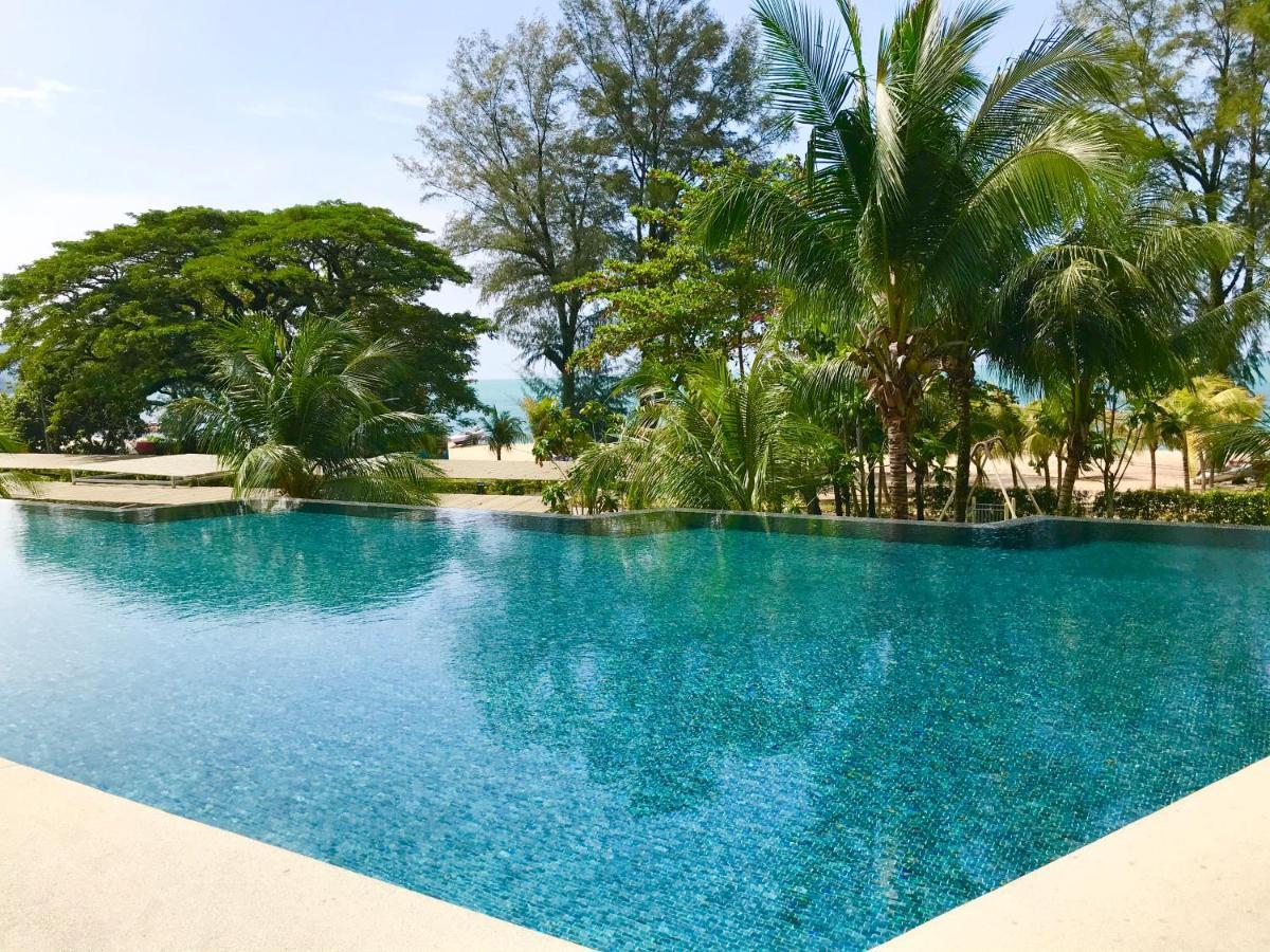 By The Beach - Luxury 2 Bedrooms Family Suite バツーフェリンギビーチ エクステリア 写真