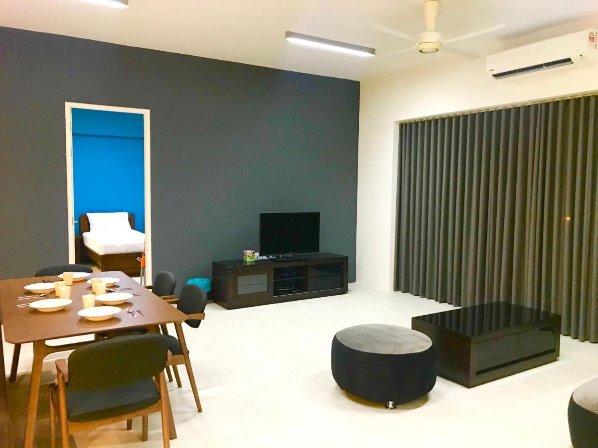 By The Beach - Luxury 2 Bedrooms Family Suite バツーフェリンギビーチ エクステリア 写真